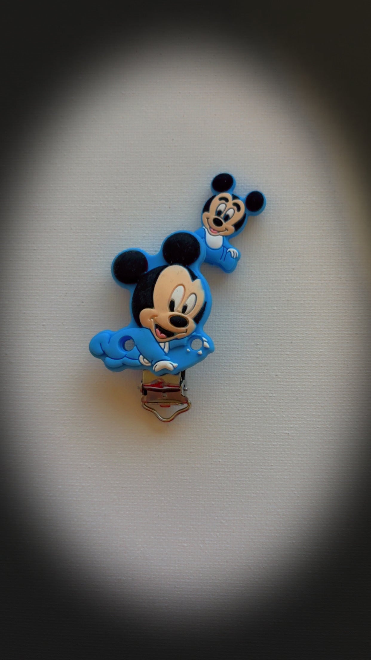 attache tétine Mickey